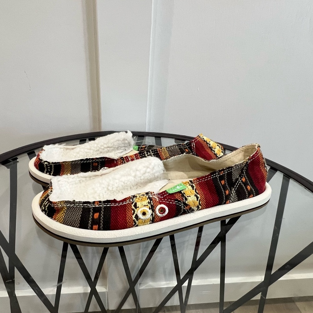 Sanuk - Donna Sherpa Blanket size US Womens 6